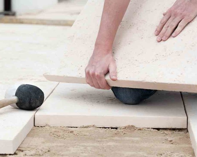 Как укладывать тротуарную плитку на песок